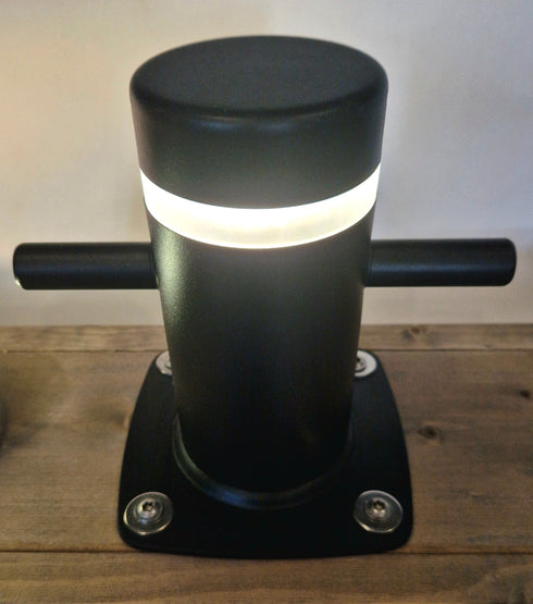 Pystypollari musta LED-valolla, RST