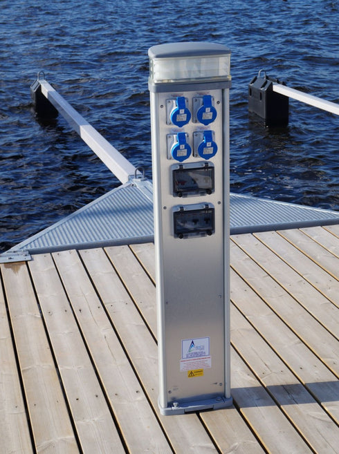 Valaisinpylväs LED, 4 pistorasiaa